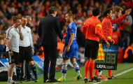 HLV Blanc “đong đưa” Hazard ngay trước mặt Mou
