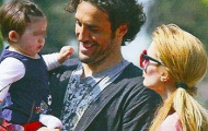 Bà bầu của Luca Toni rực rỡ trên phố