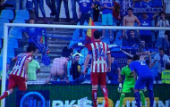 CĐV Getafe tụt quần, chổng mông vào Costa