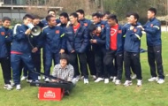 Video: U19 Việt Nam hát 'Anh không đòi quà'
