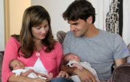Federer bỏ Roland Garos nếu vợ đẻ