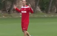 Video: Hậu vệ Ricardo Carvalho trổ tài sút phạt trên sân tập của Monaco