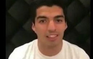 Suarez tập tành làm phóng viên