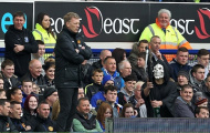 Sao M.U gõ cửa nhà Sir Alex đòi 'trảm' Moyes