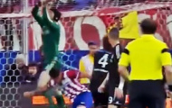 Video: Tình huống chấn thương của Petr Cech (Atletico - Chelsea)