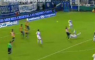 Video: Pha ngã bàn đèn tuyệt đẹp của Mauro Zarate (Velez Sarsfield)