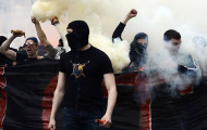 Bạo loạn tại Ukraine: Fan cuồng bóng đá tấn công nhóm ủng hộ ly khai