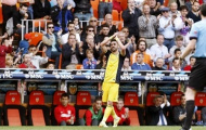 David Villa được cả sân Mestalla đứng dậy vỗ tay