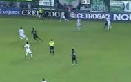 Video: Siêu phẩm ghi bàn bằng gót chân của Mauricio Asenjo (Banfield)