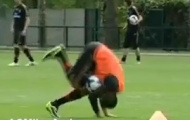Video: Robinho và El Shaarawy biểu diễn trên sân tập của AC Milan
