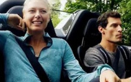 Video: Sharapova 'sánh đôi' Mark Webber bên xe Porsche siêu sang