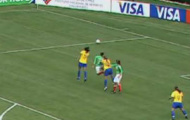 Video: Pha ném biên khó tin của nữ tuyển thủ người Brazil