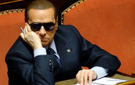 Silvio Berlusconi thi hành án phạt “dị”