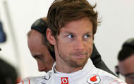 Button thừa nhận Mercedes quá mạnh