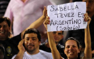 Tevez “chơi đẹp” dù bị gạch tên tức tưởi