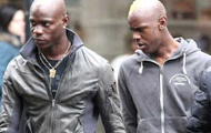 Anh em nhà Balotelli 'hành hạ' tên trộm trên phố