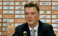 Robbie Fowler: Van Gaal quá già với M.U