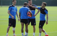 Dàn sao Arsenal vui đùa trên sân tập trước chung kết FA Cup