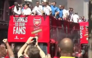 Video: Hàng ngàn fan hâm mộ ăn mừng cúp FA với dàn sao Arsenal