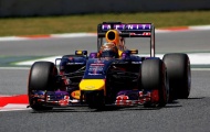 Sebastian Vettel dọa cắt mạch thắng của Mercedes