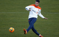 Trước World Cup, Van Persie bất ngờ “nhập viện”