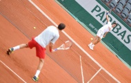 Trước thềm Roland Garros: Federer 'lớn' bí mật tập luyện với Federer 'nhỏ'