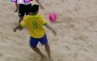 Video: Cầu thủ Brazil ghi bàn 'ảo diệu' trên sân cát