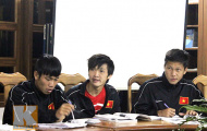 Cầu thủ U19 Việt Nam dốc sức ôn thi tốt nghiệp THPT