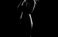 'Bỏng mắt' với bộ ảnh nude-art của người mẫu Xuân Thuỳ