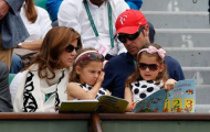 Con gái Federer thích đọc sách hơn xem bố thi đấu