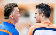 Persie: HLV Van Gaal cũng là “máy sấy tóc”