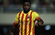 Alex Song khẩn cầu Arsene Wenger