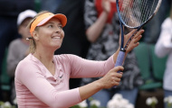 Sharapova chật vật vào tứ kết