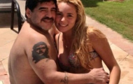 Bồ trẻ khen Maradona mạnh mẽ trên giường