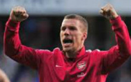 Video: Màn ra mắt của Lukas Podolski trong màu áo Arsenal