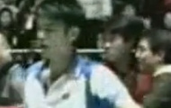 Video: Thua trận, Lin Dan và BHL tuyển Trung Quốc làm náo loạn sân cầu