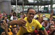 CĐV Indo giống Ronaldinho như 2 giọt nước
