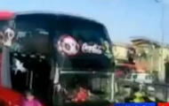Video: Fan nữ tuyển Chile mém bị tông vì hành động cuồng