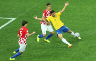 Khoảnh khắc World Cup: Cú ngã 'cứu sống' Brazil của Fred (2014)