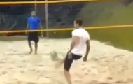 Video: Ferdinand chơi bóng chuyền với Rafael và Fabio Da Silva