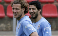 Diego Forlan mang tin vui cho Liverpool