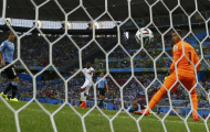 Video: Uruguay bất ngờ thảm bại 1-3 trước Costa Rica
