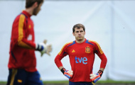 Trận chiến 1 mất 1 còn với Chile: De Gea thay Casillas