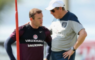 Roy Hodgson bối rối vì… Rooney