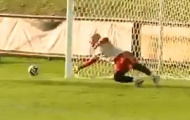 Video: Pepe Reina cứu 3 quả 11m từ chân Casillas
