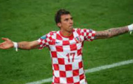 Video: Bàn thắng nâng tỷ số 3-0 của Mario Mandzukic (Croatia vs Cameroon)