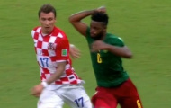 Video: Màn đánh nguội thô thiển của Alex Song với Mandzukic