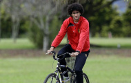 Fellaini thề cắt phăng mái tóc xù nếu Bỉ vô địch