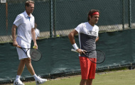 Chó 'lạ' xuất hiện trong buổi tập của Federer