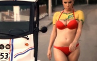 Video: Nives Celsius gợi tình trong MV 'Take me to Brasil'